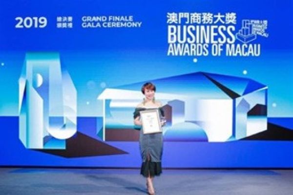 winnie-awarda531c789-b223-f846-c19b-d9ba70b564c452F24290-3BE7-D5FD-374B-EC121CDC8210.jpg