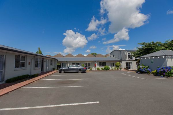 motel-05729d736c-6007-7f2f-d93d-3eb2f63539019B6D0DE7-1CD5-3101-3674-4C1A5EEF62D5.jpg